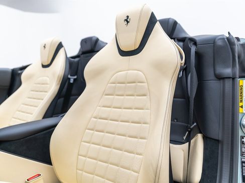 Used 2025 Ferrari Roma Spider image 32