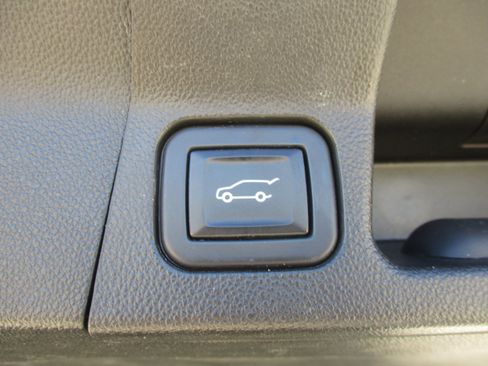 Used 2022 GMC Acadia SLT AWD/4WD image 19