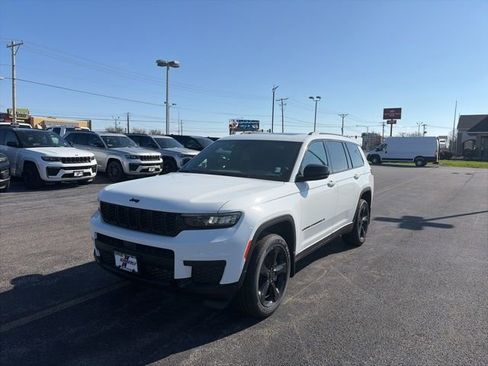 New 2025 Jeep Grand Cherokee L Altitude AWD/4WD image 1