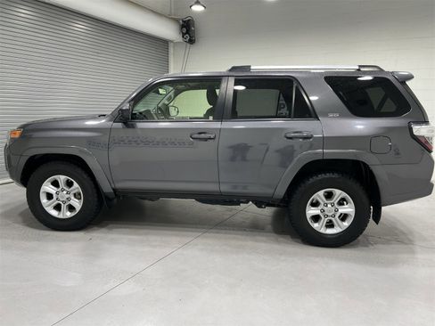 Used 2021 Toyota 4Runner SR5 image 5
