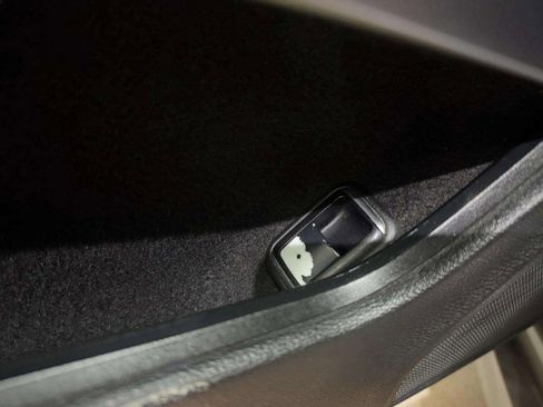 Used 2013 Mercedes-Benz E 350 4MATIC Coupe image 34