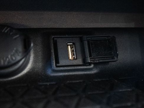 Used 2020 Toyota RAV4 XLE image 20