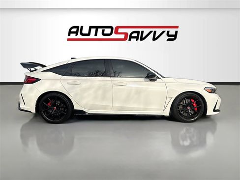 Used 2024 Honda Civic Type R image 8