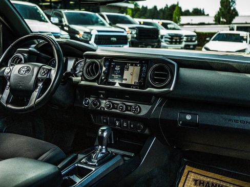 Used 2019 Toyota Tacoma TRD Off-Road AWD/4WD image 35
