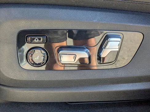 Used 2026 BMW X5 sDrive40i w/ M Sport Package image 4