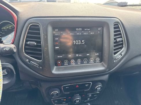 Used 2020 Jeep Compass Trailhawk AWD/4WD image 11