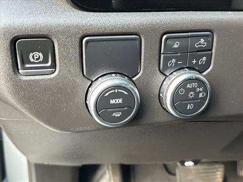 Certified 2025 GMC Sierra 1500 SLT RWD image 25