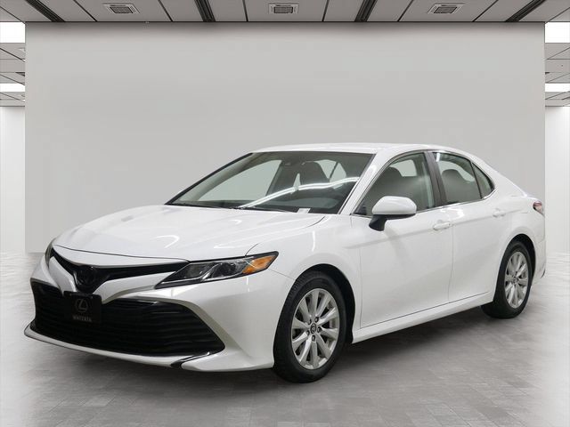 Used 2019 Toyota Camry LE FWD image 2