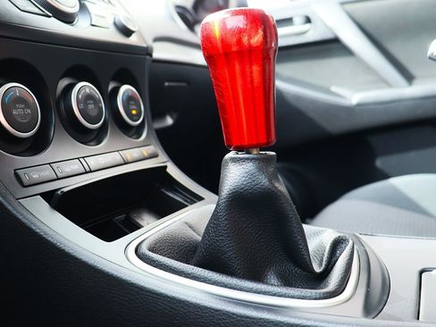 Used 2013 MAZDA MAZDA3 i Touring image 46