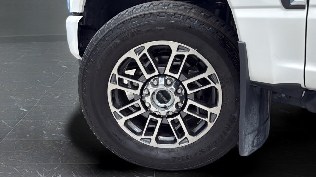 Used 2025 Ford F350 Platinum w/ Platinum Plus Package AWD/4WD image 40