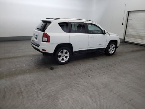 Used 2014 Jeep Compass Latitude w/ Sun/Sound Group AWD/4WD image 10