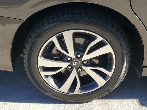 Used 2023 Honda Odyssey Touring image 7