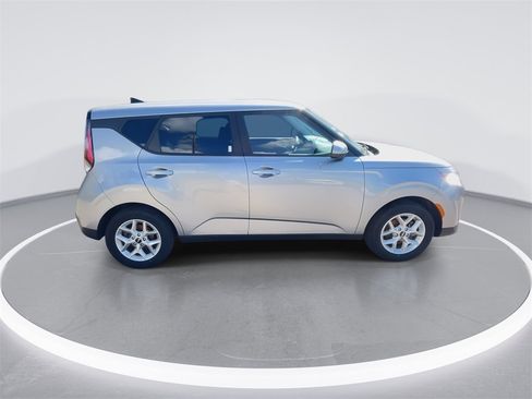 Used 2024 Kia Soul LX w/ Option Group 015 image 9