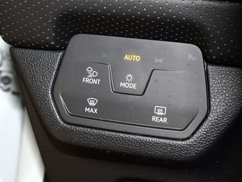 Used 2024 Volkswagen Atlas Cross Sport SE AWD/4WD image 15