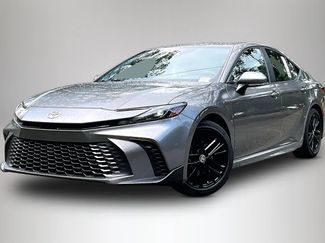Used 2025 Toyota Camry SE w/ Multimedia Upgrade Package FWD video 1