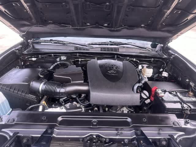 Used 2022 Toyota Tacoma SR AWD/4WD image 21