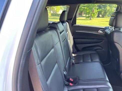 Used 2020 Jeep Grand Cherokee Limited w/ Premium Lighting Group AWD/4WD image 23