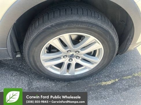 Used 2018 Ford Explorer XLT w/ Equipment Group 202A AWD/4WD image 10