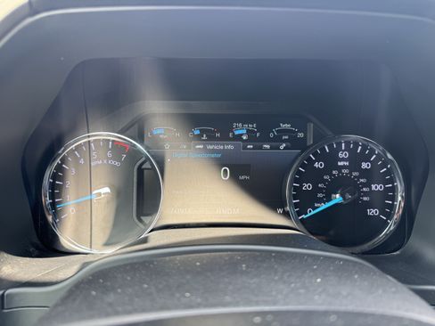 Used 2018 Ford Expedition XLT w/ Equipment Group 202A RWD image 11