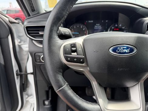 Used 2023 Ford Explorer XLT w/ Equipment Group 202A AWD/4WD image 28