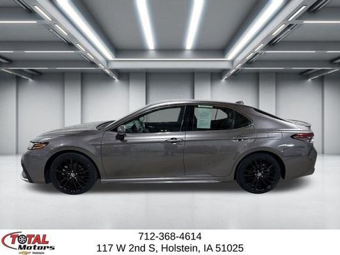 Used 2024 Toyota Camry XSE FWD image 5