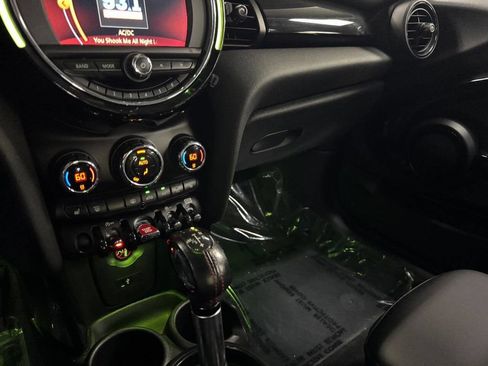 Used 2019 MINI Cooper S w/ Signature Upholstery Package image 28