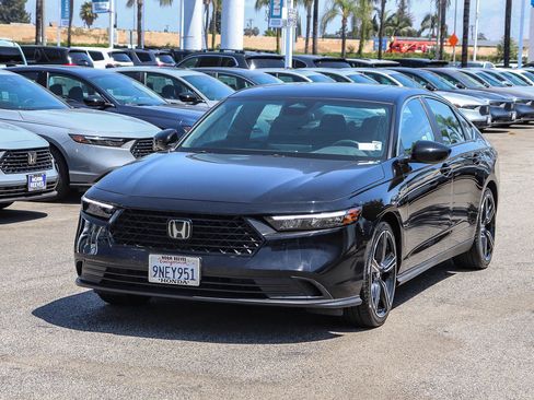 Used 2024 Honda Accord Sport image 3
