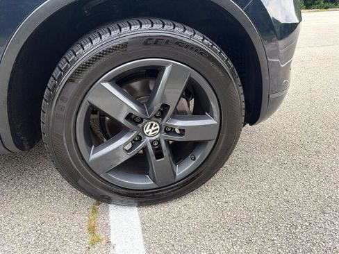 Used 2012 Volkswagen Touareg TDI AWD/4WD image 27