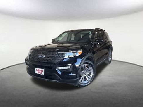 Used 2024 Ford Explorer XLT w/ Equipment Group 202A image 1