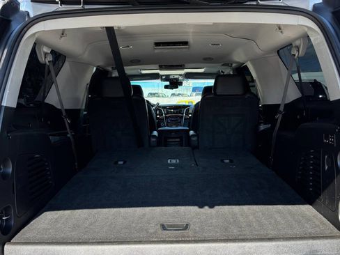 Used 2019 Cadillac Escalade ESV Luxury w/ LPO, Radiant Package AWD/4WD image 17