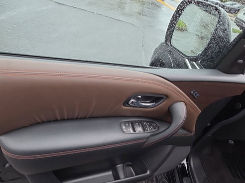 Used 2020 Nissan Armada Platinum w/ Platinum Reserve Package image 11