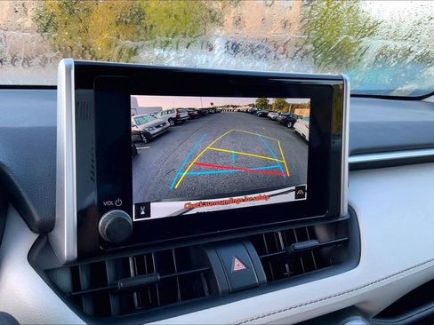 Used 2024 Toyota RAV4 XLE FWD image 28