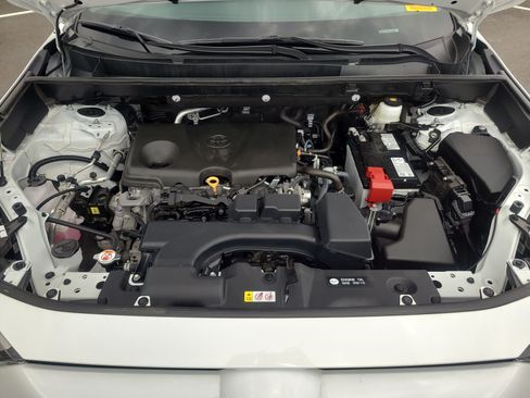 Certified 2025 Toyota RAV4 XLE AWD/4WD image 30