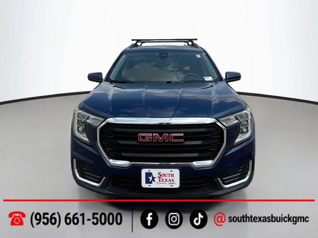 Used 2022 GMC Terrain SLE w/ Driver Convenience Package FWD image 2