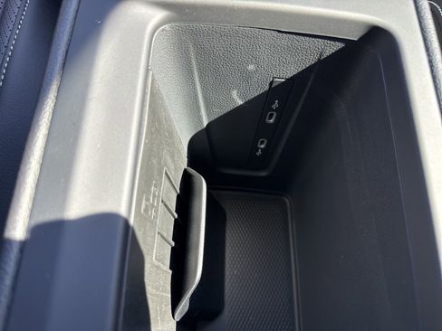 New 2026 Volkswagen Tiguan SE R-Line image 22