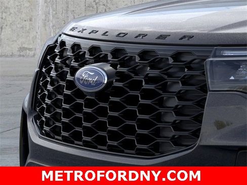 New 2026 Ford Explorer ST-Line w/ ST-Line Street Pack image 17