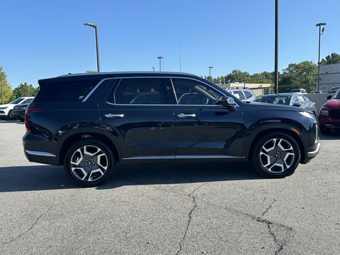 Used 2023 Hyundai Palisade Limited FWD image 4