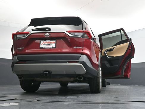 Used 2022 Toyota RAV4 Limited FWD image 43