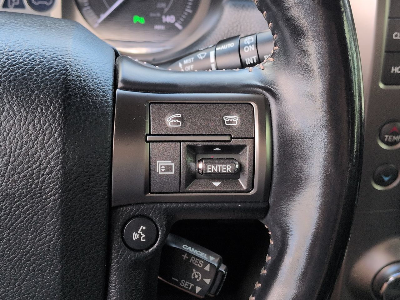 Used 2018 Lexus GX 460 Premium w/ Premium Package AWD/4WD image 26