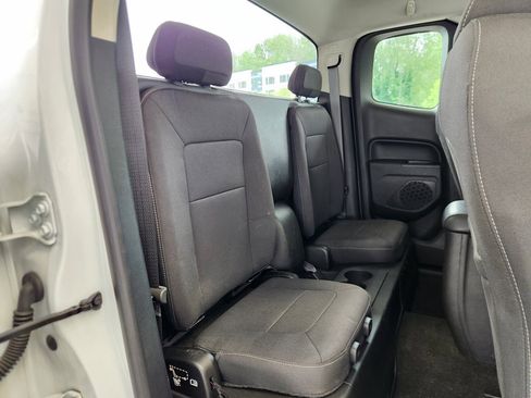 Used 2016 GMC Canyon SLE AWD/4WD image 10