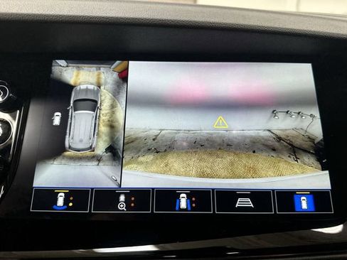 Used 2023 Buick Envision Avenir AWD/4WD image 25