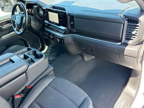 Used 2024 Chevrolet Silverado 2500 LT image 27