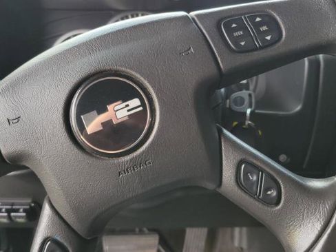 Used 2005 HUMMER H2 SUT w/ Preferred Equipment Group image 74