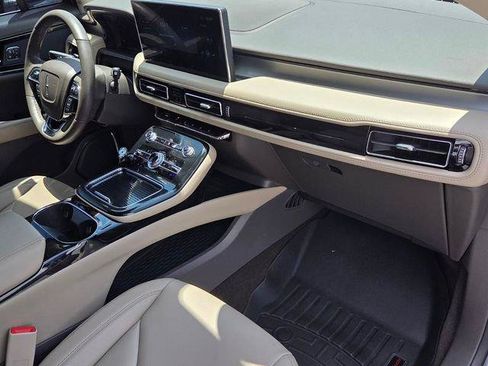 Used 2022 Lincoln Nautilus FWD image 19