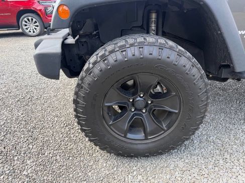 Used 2017 Jeep Wrangler Unlimited Sport w/ Quick Order Package 24S AWD/4WD image 9