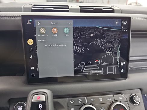 Used 2025 Land Rover Defender 90 X-Dynamic SE image 25