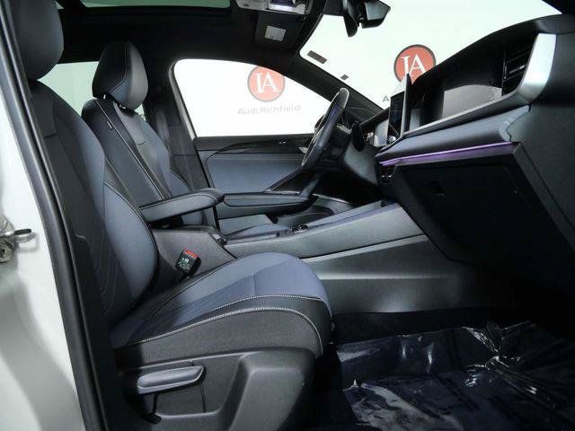 Used 2025 Volkswagen Tiguan SE R-Line AWD/4WD image 26