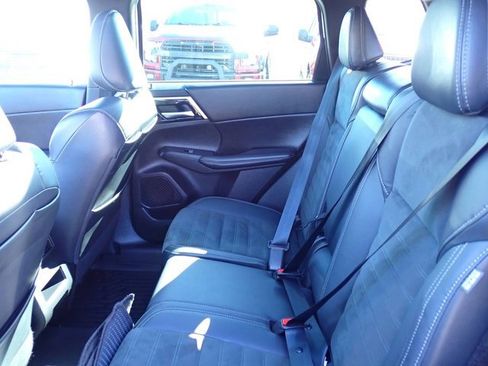 Used 2022 Mitsubishi Outlander SEL Black Edition image 17