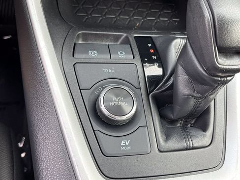 Certified 2024 Toyota RAV4 LE AWD/4WD image 34