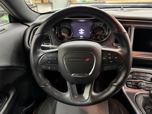 Used 2018 Dodge Challenger R/T w/ Driver Convenience Group image 19